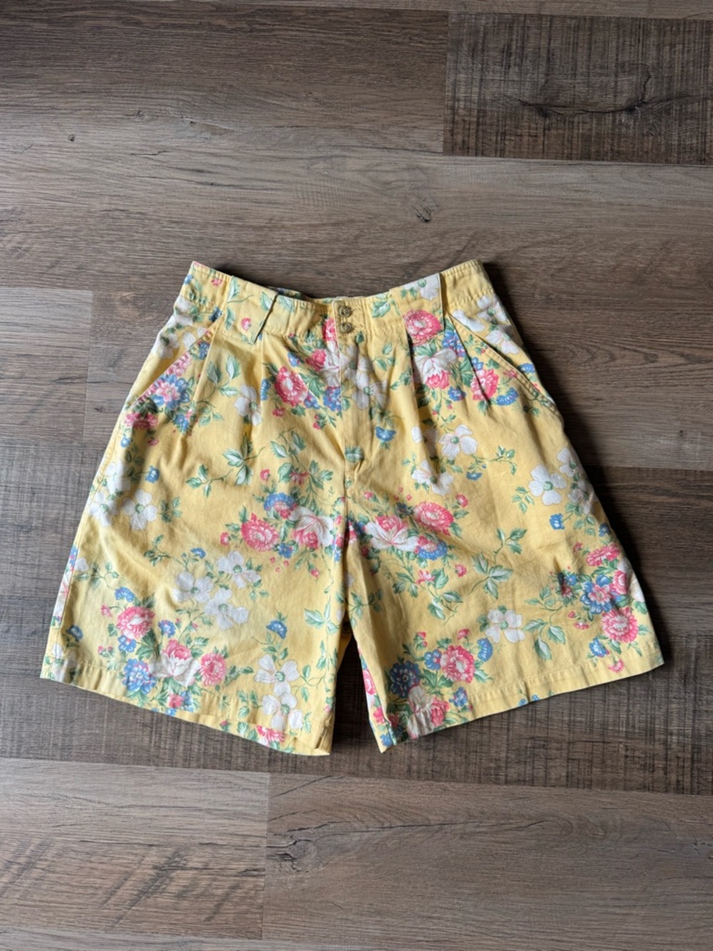 Vintage 90’s Liz Sport Butter Yellow Floral High-Waist 100% Cotton Shorts